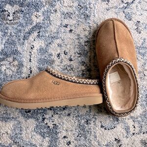 Size 4 UGG Tasman Slippers